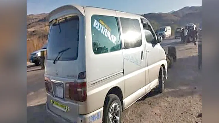 El vehículo donde viajaban los dos &ldquo;tragones&rdquo; procesados. FACEBOOK JAIME MAMANI ESPÍNDOLA