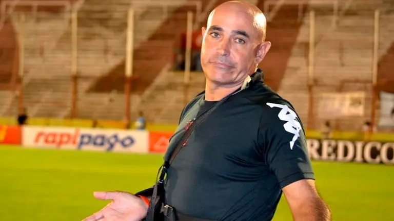 El DT argentino Juan Manuel Llop. SOLO F&Uacute;TBOL CALAMAR