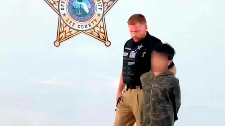 Detenci&oacute;n del estudiante de 10 a&ntilde;os. CAPTURA