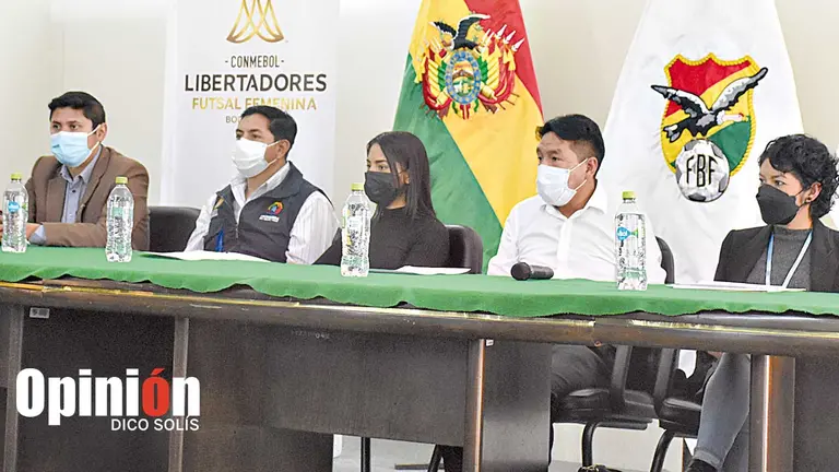 Dirigentes de la FBF y Conmebol, en la presentación del torneo continental. DICO SOLÍS