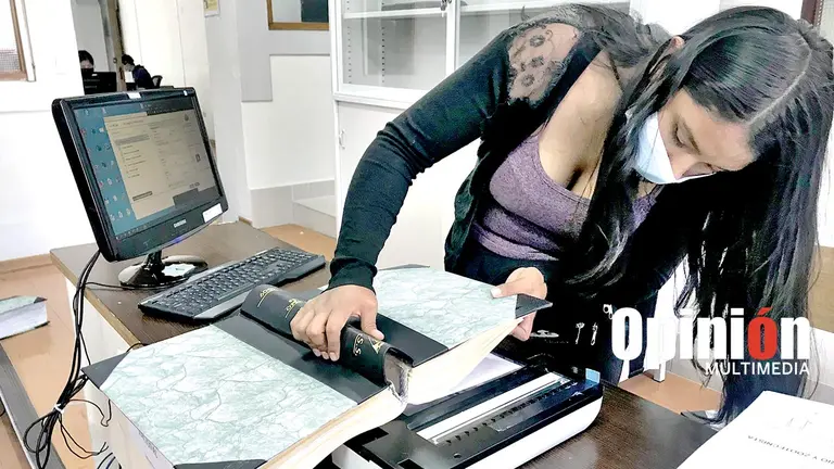 Escaneo de los documentos para que ingresen al nuevo sistema.            Karen Carrillo Florero