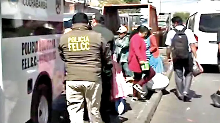 Hallan a bebé muerto en el mercado. RRSS