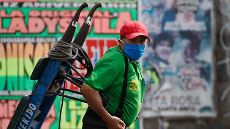 Sobre trabajo. EFE