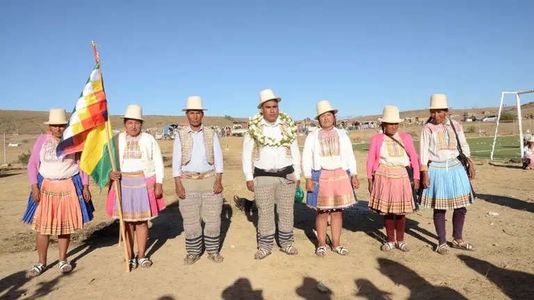 Las autoridades electas en Raqaypampa, este 19 de junio. TED