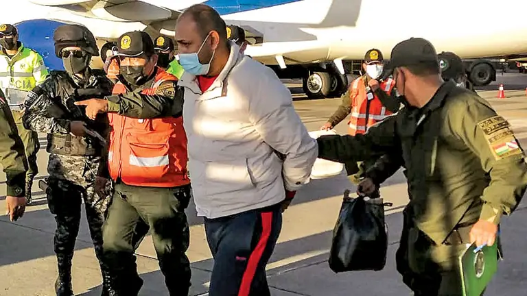 Misael Nallar a su llegada a La Paz para su traslado al penal de Chonchocoro. MINISTERIO DE GOBIERNO
