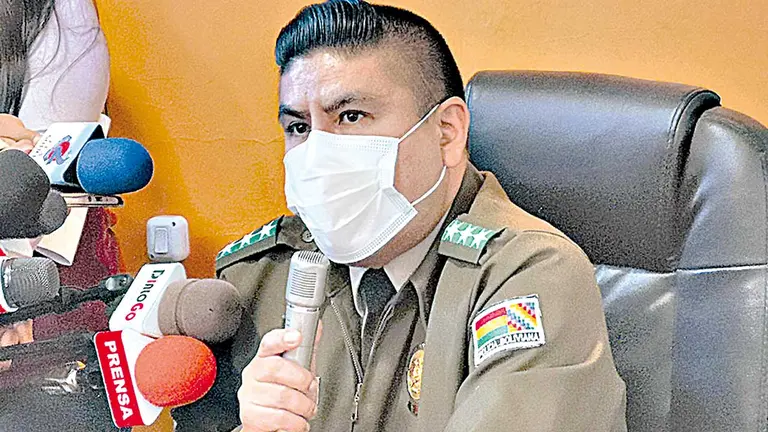 El director de la FELCV de Cochabamba, Alfredo  Saravia, durante una conferencia de prensa. OPINIÓN