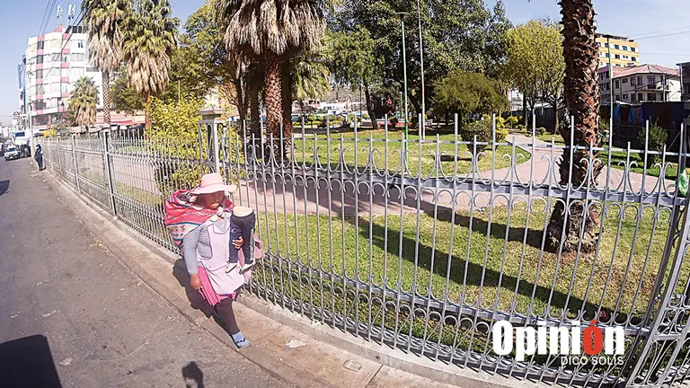 La plazuela de San Antonio, donde se pretende ejecutar un parqueo subterráneo.        DICO SOLÍS