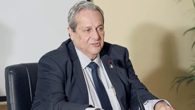 Fotografía de archivo, tomada en enero de 2014, en la que se registró al cubano-estadounidense Félix Rodríguez, ex agente de la CIA que capturó a Ernesto 'Che' Guevara en Bolivia. EFE