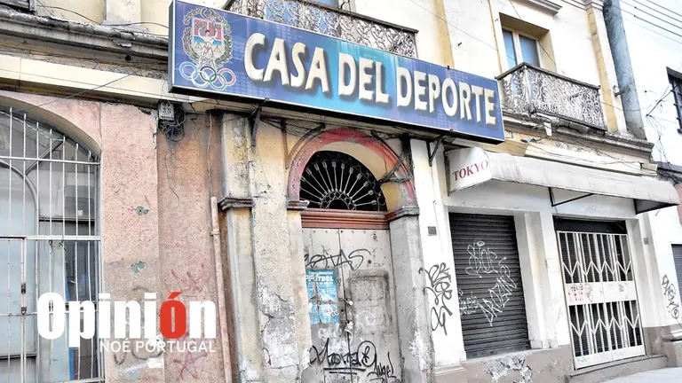 La imagen del frontis de la Casa del Deporte. NOÉ PORTUGAL