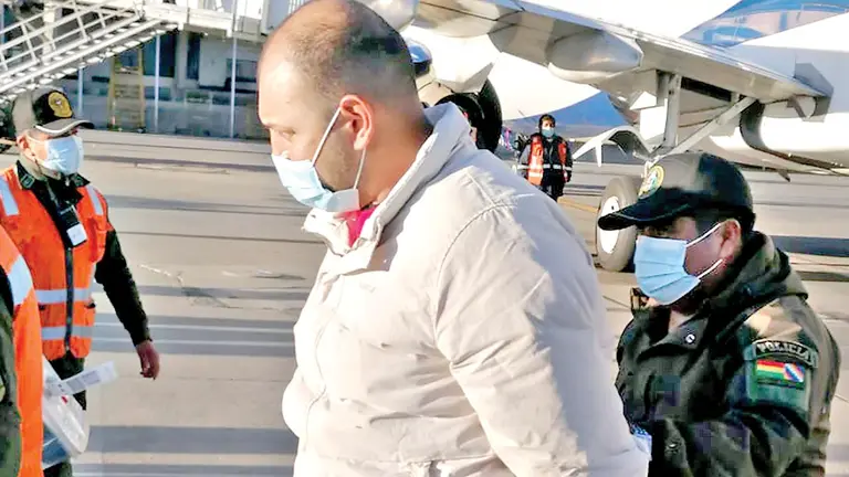 Misael Nallar, investigado por triple asesinato, llega a  La Paz. APG