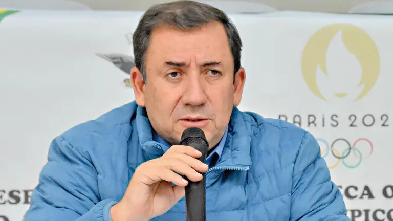 Marco Arze, titular del COB, en rueda de prensa. ARCHIVO