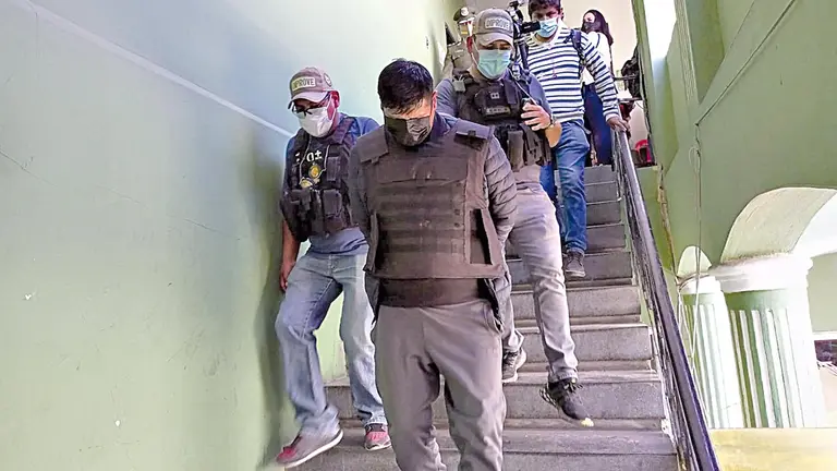 El hombre que robó un vehículo de la avenida Blanco Galindo. OPINIÓN