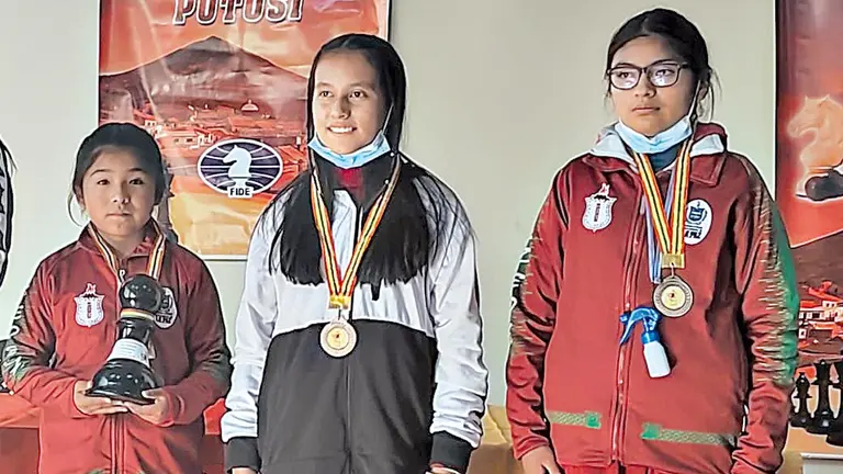 Los ganadores en la rama femenina. FBA