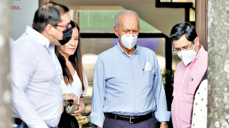 José Luis Camacho sale de la Fiscalía de Santa Cruz. APG