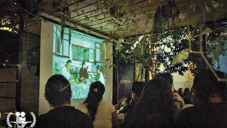 Las proyecciones durante la primera versión de &ldquo;Servite un corto&rdquo;.     IRIS OCAMPO PRODUCTORA
