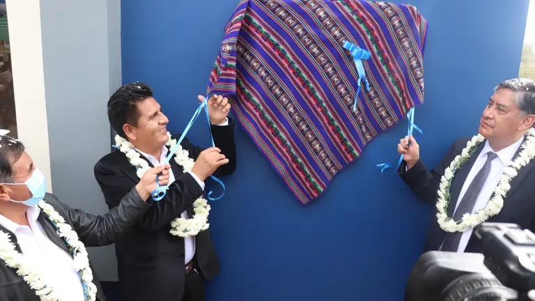 El alcalde Pedro Guti&eacute;rrez, en la inauguraci&oacute;n del nuevo SLIM. ALCALD&Iacute;A DE SACABA