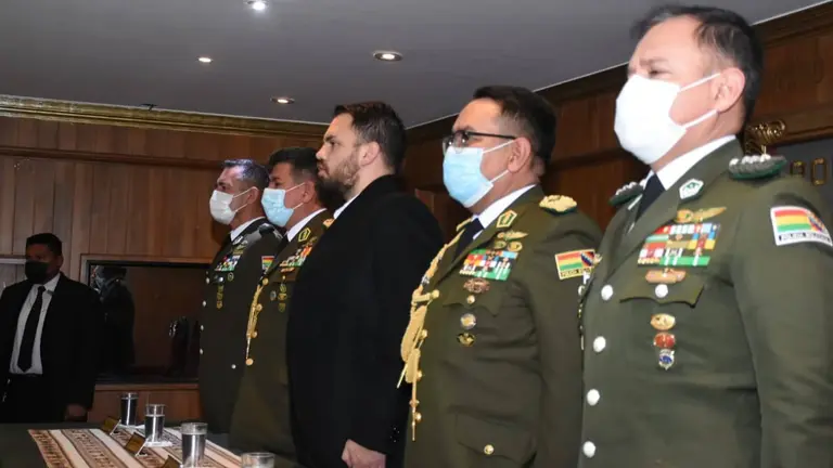 Algunos de los nuevos jefes policiales que fueron posesionados hoy lunes 18 de julio. APG