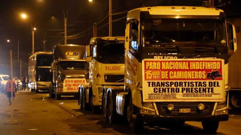 Sobre bloqueos en Per&uacute;. EFE