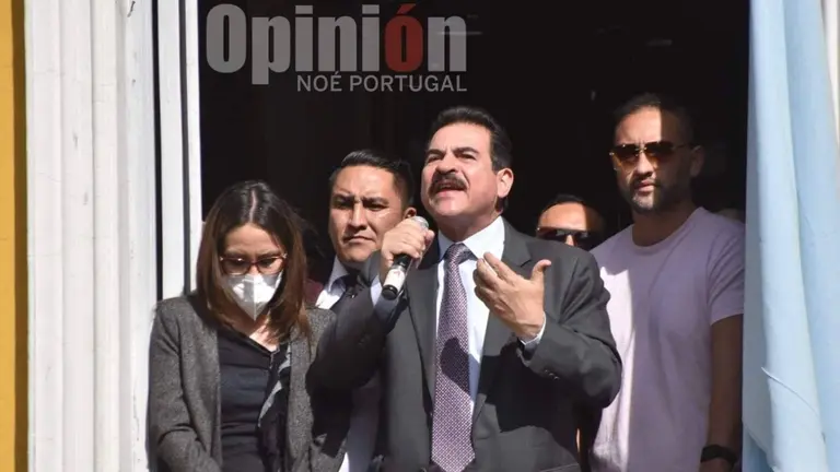 Manfred Reyes Villa, cuando se dirigi&oacute; al p&uacute;blico tras presentarse a su audiencia de juicio oral por la causa Kecoma. NO&Eacute; PORTUGAL