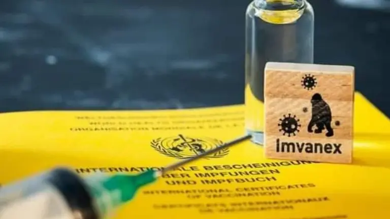 Imagen de referencia de la vacuna que ya han aprobado en la Uni&oacute;n Europea para la viruela del mono. CHROMORANGE