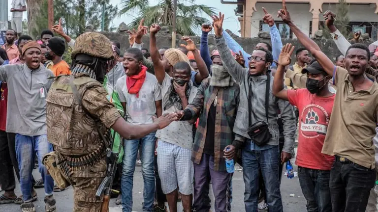 Residentes protestan contra las fuerzas de paz de la ONU en la Rep&uacute;blica Democr&aacute;tica del Congo en la ciudad de Goma el martes, 26 de julio del 2022. MOIS&Eacute;S SAWASAWA/SANTAMAR&Iacute;ATIMES/AP