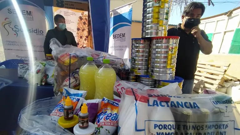 Proveedores del subsidio en Cochabamba, el 26 de julio. DICO SOL&Iacute;S