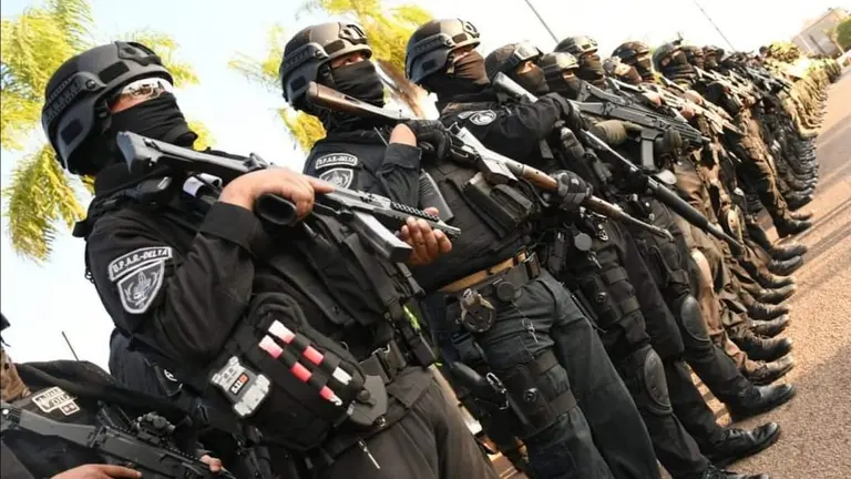 Personal especializado de la Polic&iacute;a, durante la inauguraci&oacute;n del plan "Fronteras seguras, por una Bolivia mejor", en Beni. EDUARDO DEL CASTILLO, MINISTERIO DE GOBIERNO.