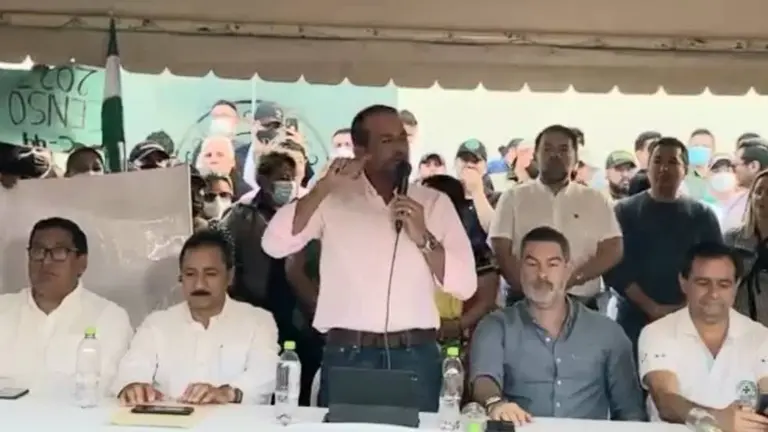 Luis Fernando Camacho, en la segunda cumbre departamental por el censo.