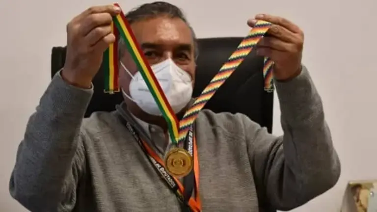Medalla de Bolivia, propia de los diputados de la naci&oacute;n.