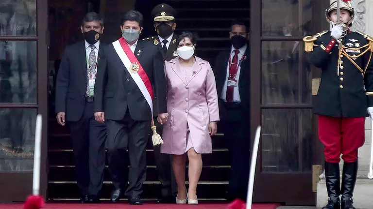 El presidente del Perú, Pedro Castillo, y la primera dama Lilia Paredes, en una fotografía de archivo. EFE