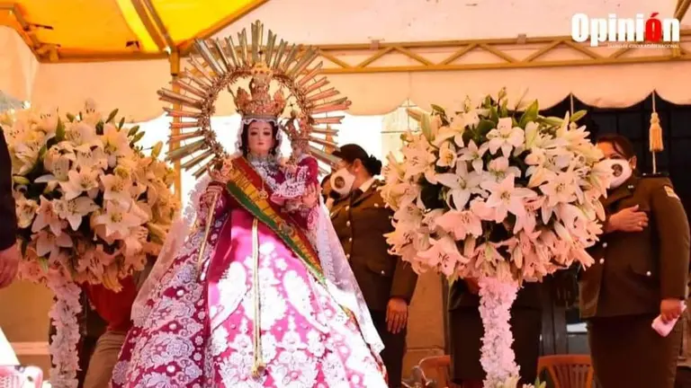 La Virgen de Urkupi&ntilde;a fue visitada por miles de feligreses del mundo. DICO SOL&Iacute;S
