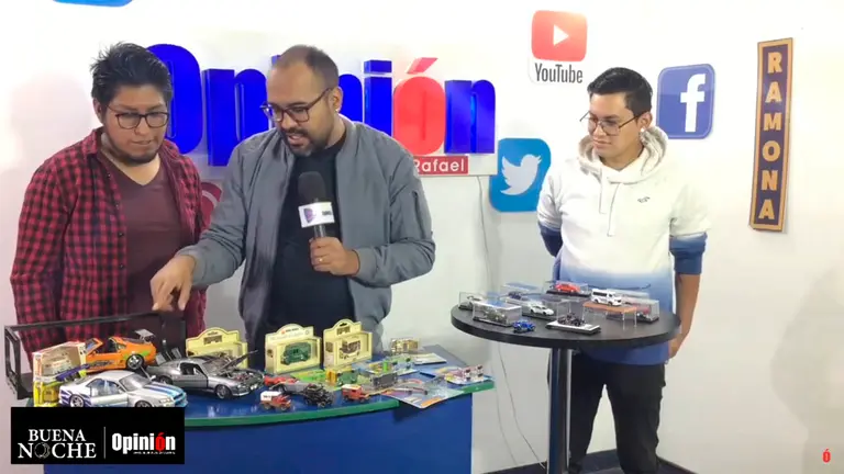 Muestra de la exposici&oacute;n de autos coleccionables a escala. CAPTURA