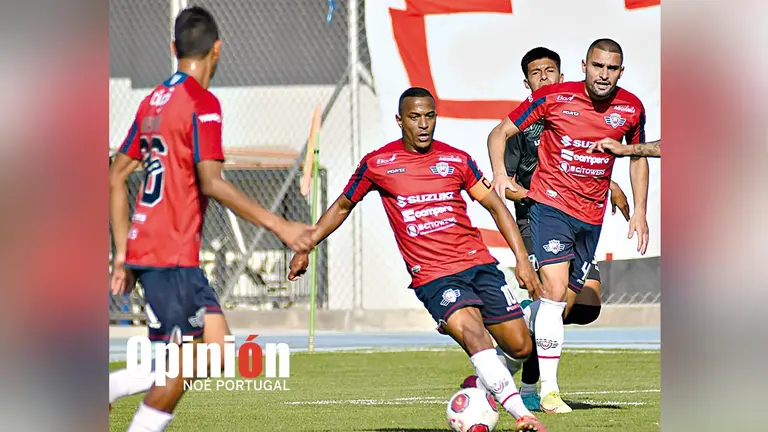 Serginho maneja el bal&oacute;n en un partido de Wilster. NO&Eacute; PORTUGAL