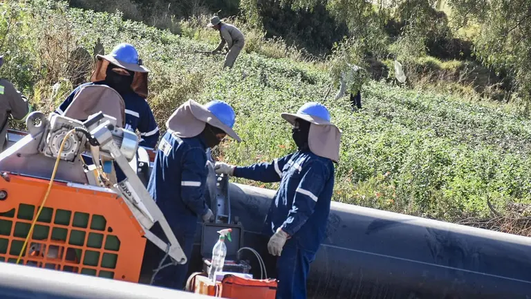 La inspecci&oacute;n de obras del sistema de desfogue de aguas turbinadas de Misicuni, este 18 de agosto. DICO SOL&Iacute;S