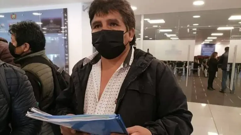 Rub&eacute;n Ferrufino, dirigente de los propietarios de autos sin documentos. ERBOL