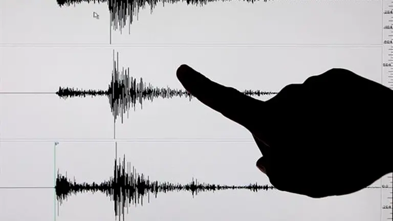 Foto ilustrativa de la lectura de un sismo en Chile./ EFE
