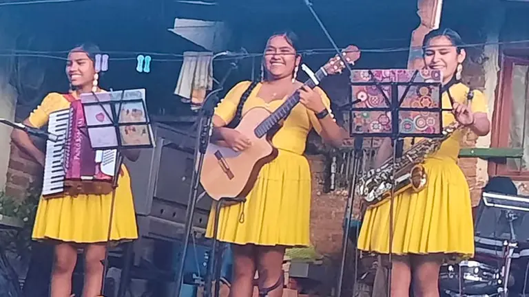 Las Estrellas del Valle en uno de sus shows. Facebook Estrellas del Valle