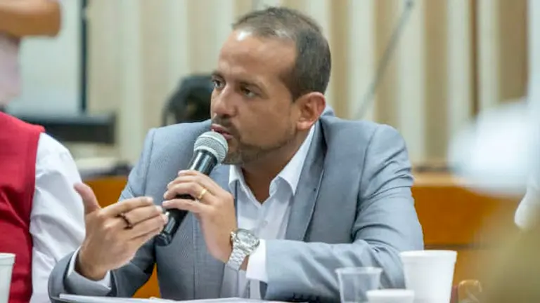 El gobernador de Santa Cruz, Luis Fernando Camacho, en la reunión con autoridades cruceñas. GADSC.
