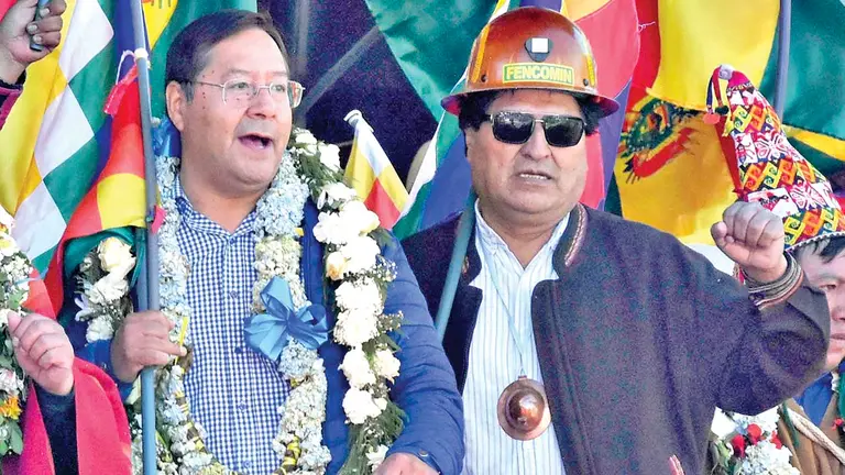 El presidente Luis Arce y el exmandatario Evo Morales durante un acto. APG