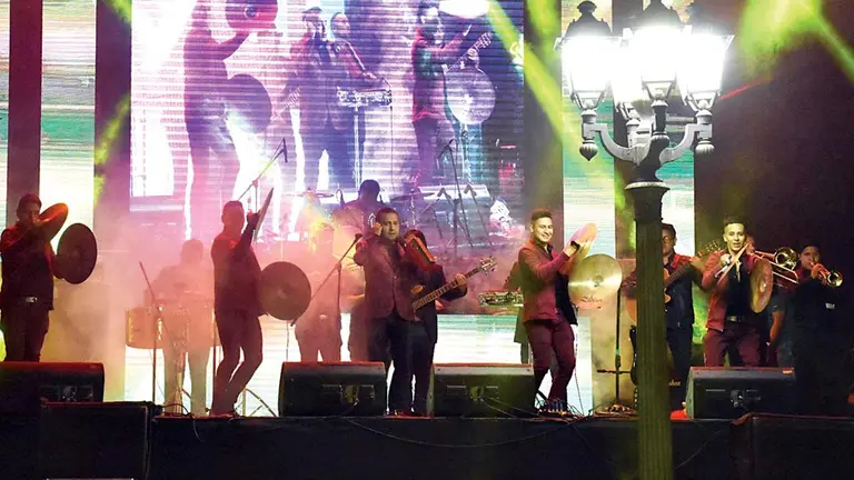 Una serenata en homenaje al aniversario de Cochabamba./ ARCHIVO-DICO SOL&Iacute;S