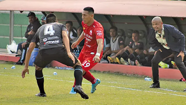 Acci&oacute;n del match, en que Aurora igual&oacute; con Guabir&aacute;. APG