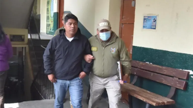 Freddy Machicado durante su aprehensi&oacute;n./ APG