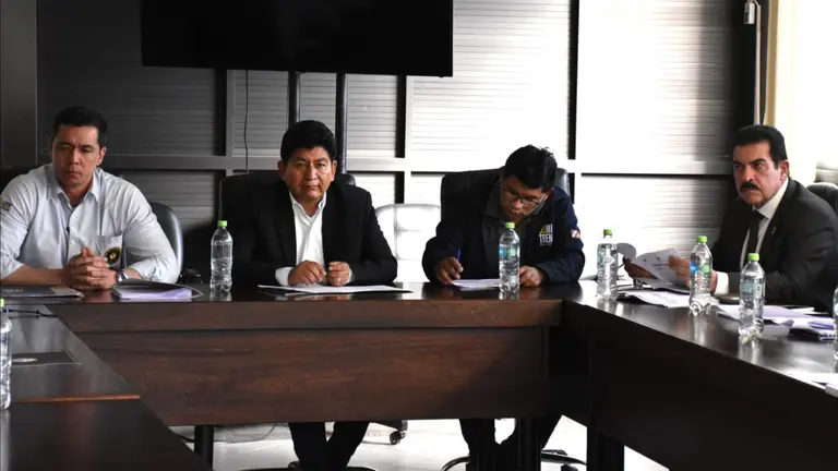 Reuni&oacute;n entre el ministro de Obras P&uacute;blicas, &Eacute;dgar Monta&ntilde;o y el alcalde de Cochabamba, Manfred Reyes Villa en la UTF. NO&Eacute; PORTUGAL