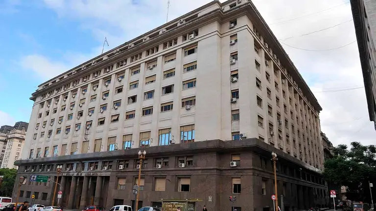Fotograf&iacute;a de archivo que muestra una fotograf&iacute;a de la Sede del Ministerio de Econom&iacute;a, en Buenos Aires (Argentina). EFE