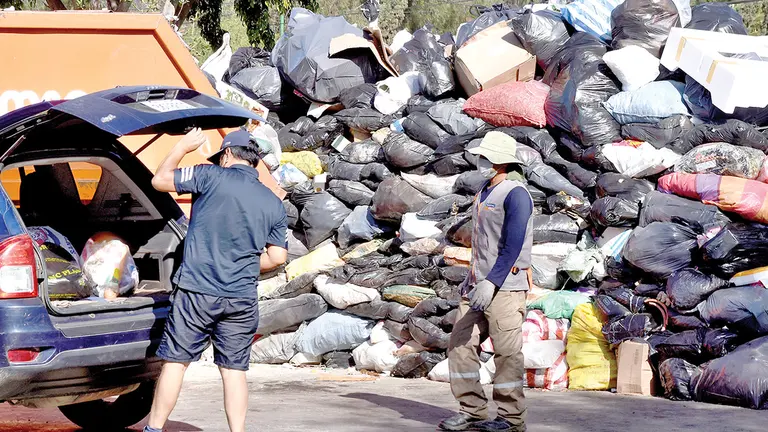 La basura que se acumula acumula en la ciudad de Cochabamba	     DICO SOL&Iacute;S