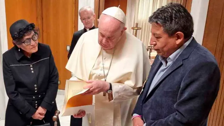El papa Francisco junto con el vicepresidente David Choquehuanca. Foto: Vicepresidencia