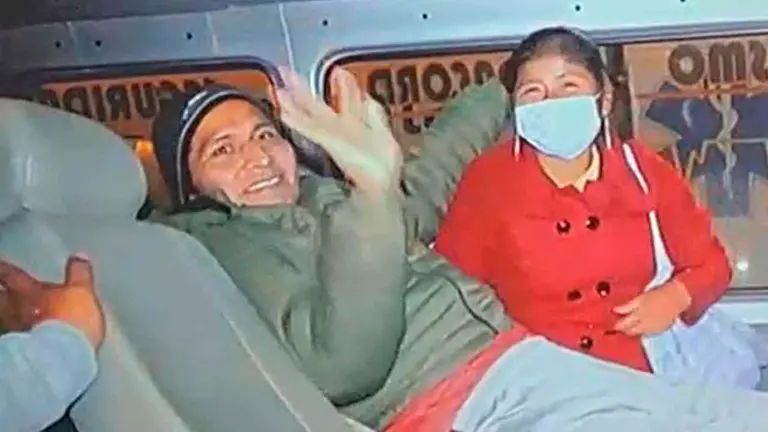 Pl&aacute;cido Cota al momento de salir del hospItal. ERBOL