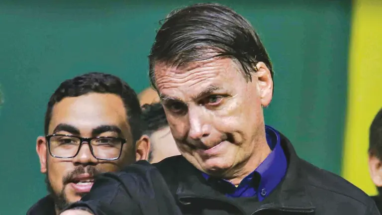 El presidente de Brasil, Jair Bolsonaro, en un mitin de campa&ntilde;a. EFE