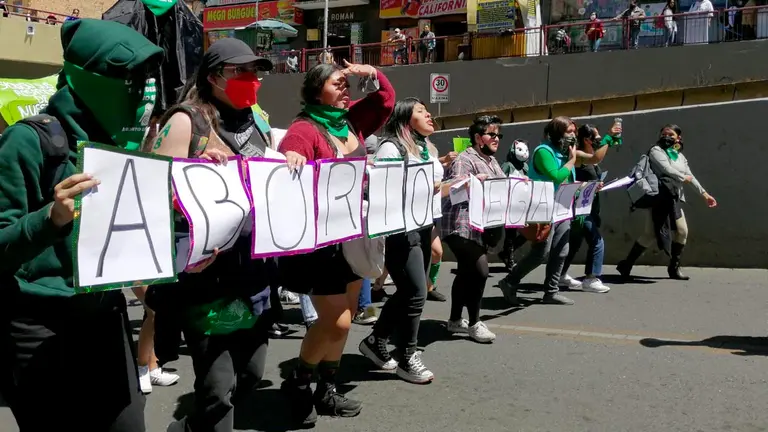 Marchan por la legalización del aborto en La Paz. APG
