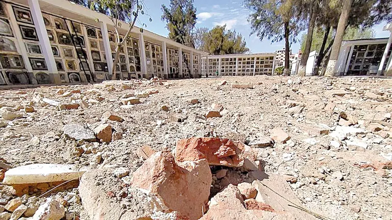 El sector del Cementerio General donde hubo
demolici&oacute;n de bloques. DICO SOL&Iacute;S
